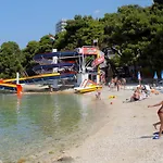 Апартаменти With Parking Space - 6909