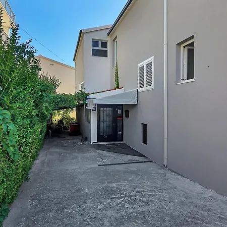 With A Parking Space - 6909 Makarska