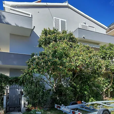 Apartment With A Parking Space - 6909