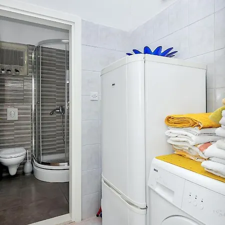 With Parking Space - 6909 Makarska